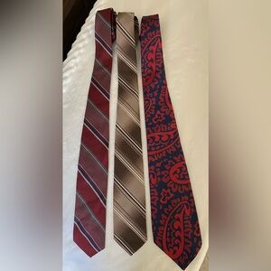 3 Vintage Men's Tie Collection - Burgundy, Beige, and Navy